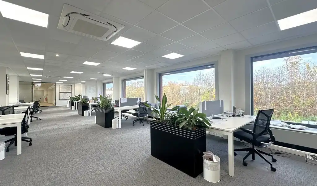 Exclusief ingericht kantoor te huur in Dionysius KMO center te Sint-Denijs-Westrem foto 4