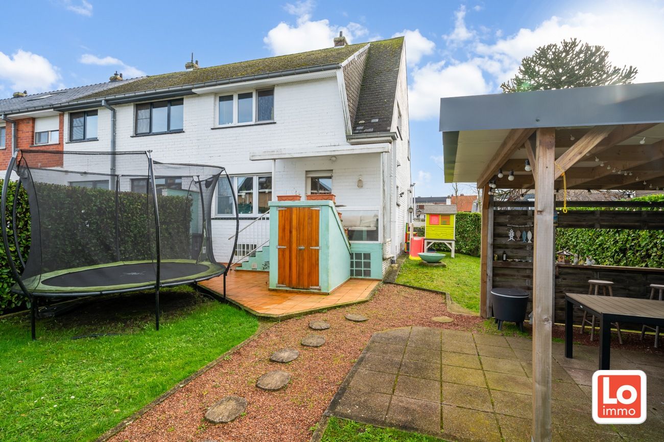 VERKOCHT! Lichtrijke halfopen woning met ruime inpandige garage op een rustige topligging op wandelafstand van het centrum van Lochristi. foto 22