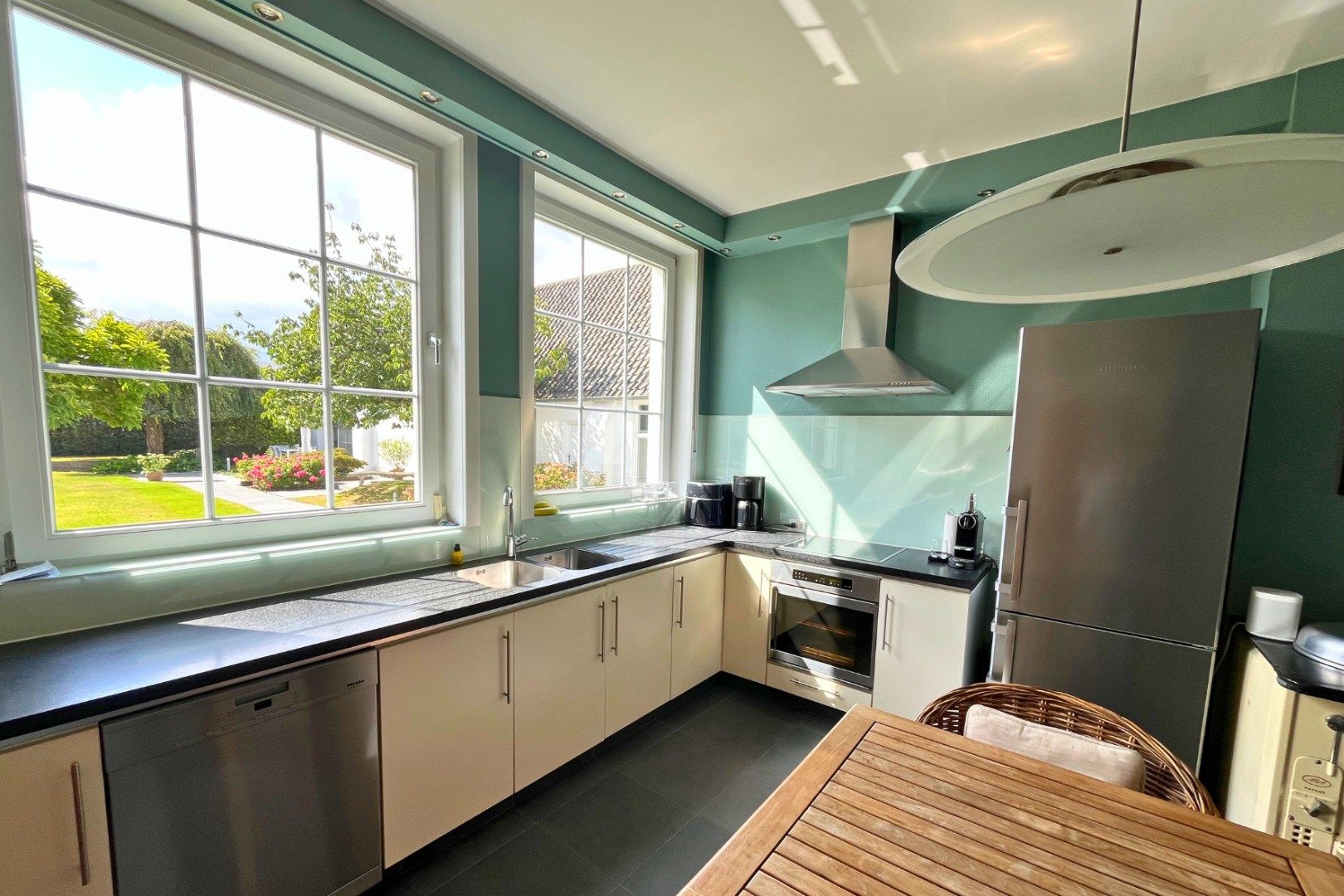 Exclusieve modernistische villa met signatuur van architect Arthur Degeyter foto 10