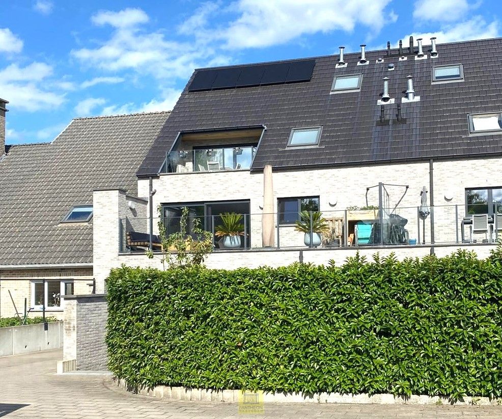 Modern en ruim appartement met groot aangenaam terras . foto 22