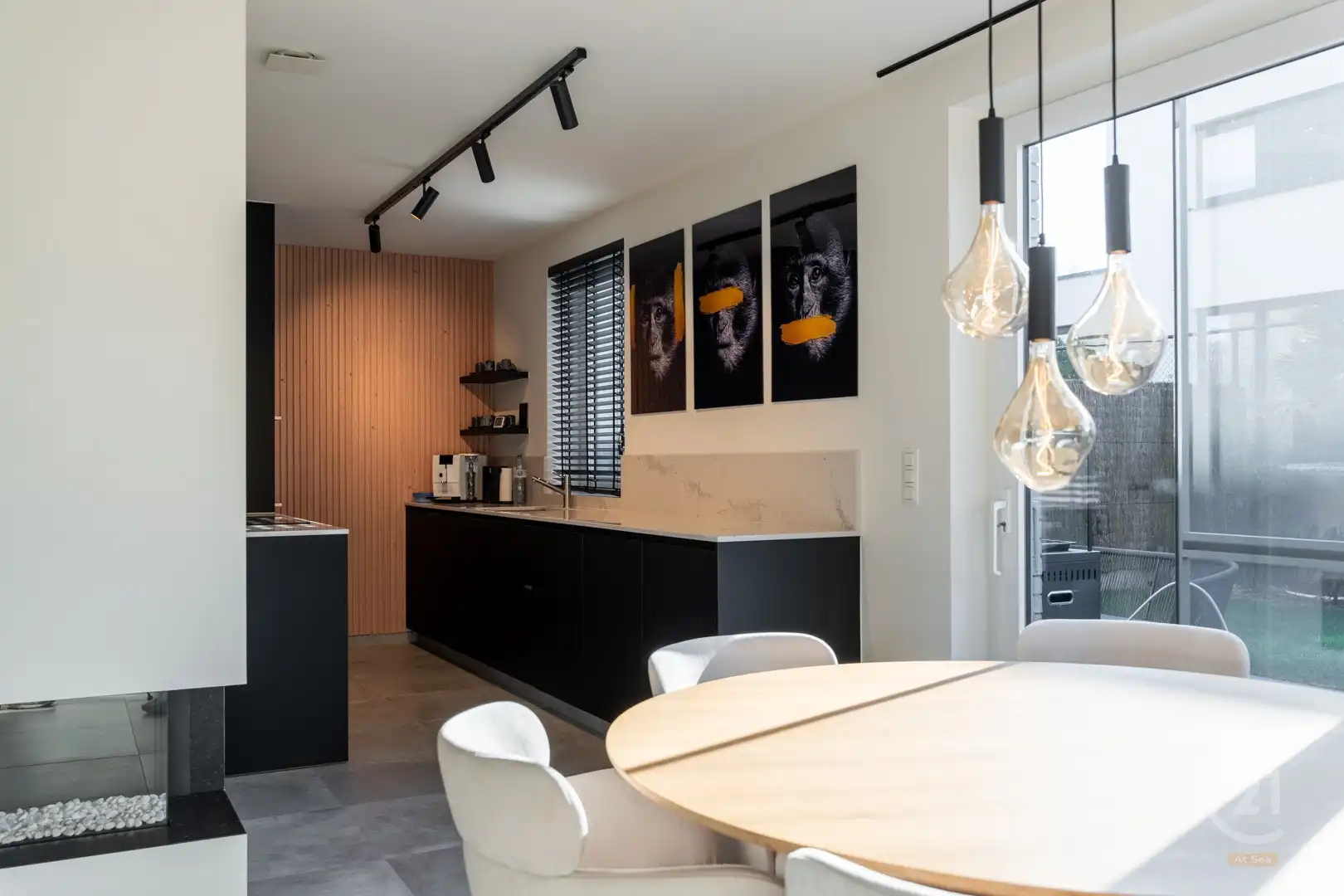 Moderne Woning met 4 Slaapkamers en Inpandige Garage in Lombardsijde foto 7