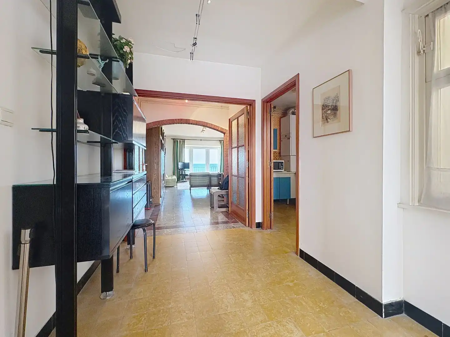 Te renoveren appartement met frontaal zeezicht - garage mogelijk foto 6