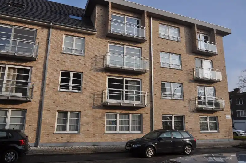 Recent energiezuinig appartement met 2 slaapkamers en garage. foto {{pictureIndex}}