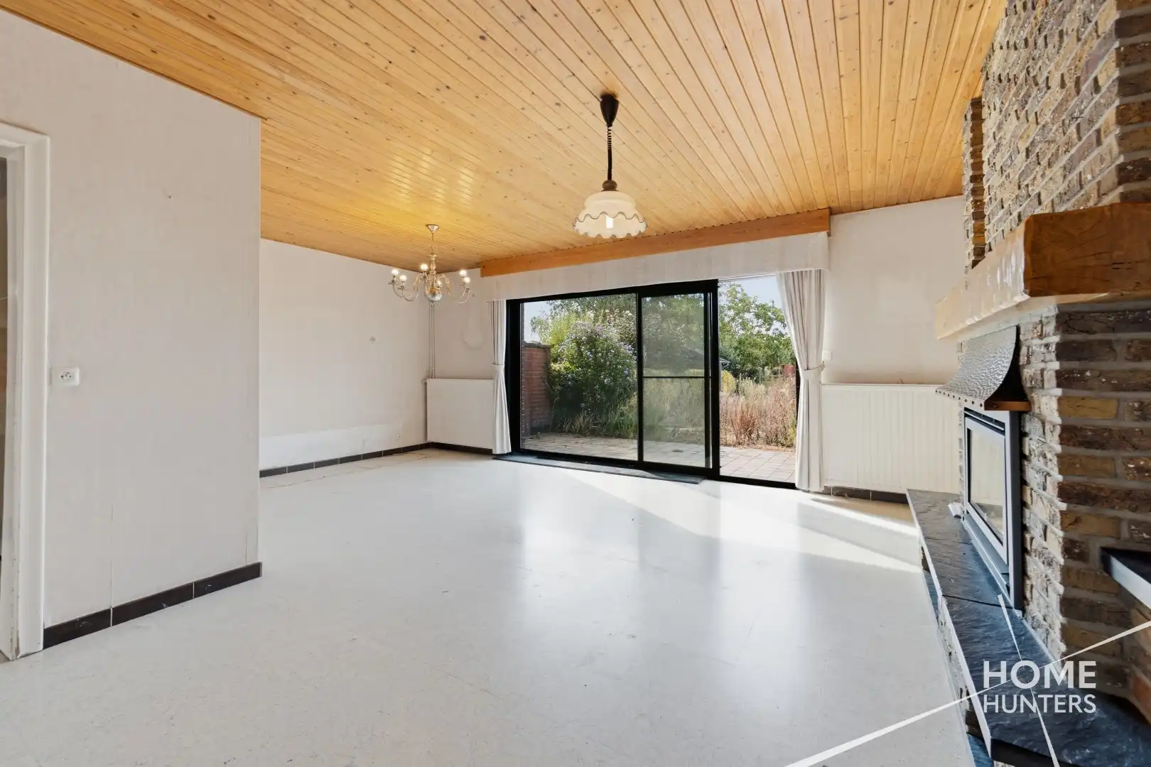 Ruime woning met oprit, garage, gunstig EPC en maar liefst 5 slaapkamers foto 9