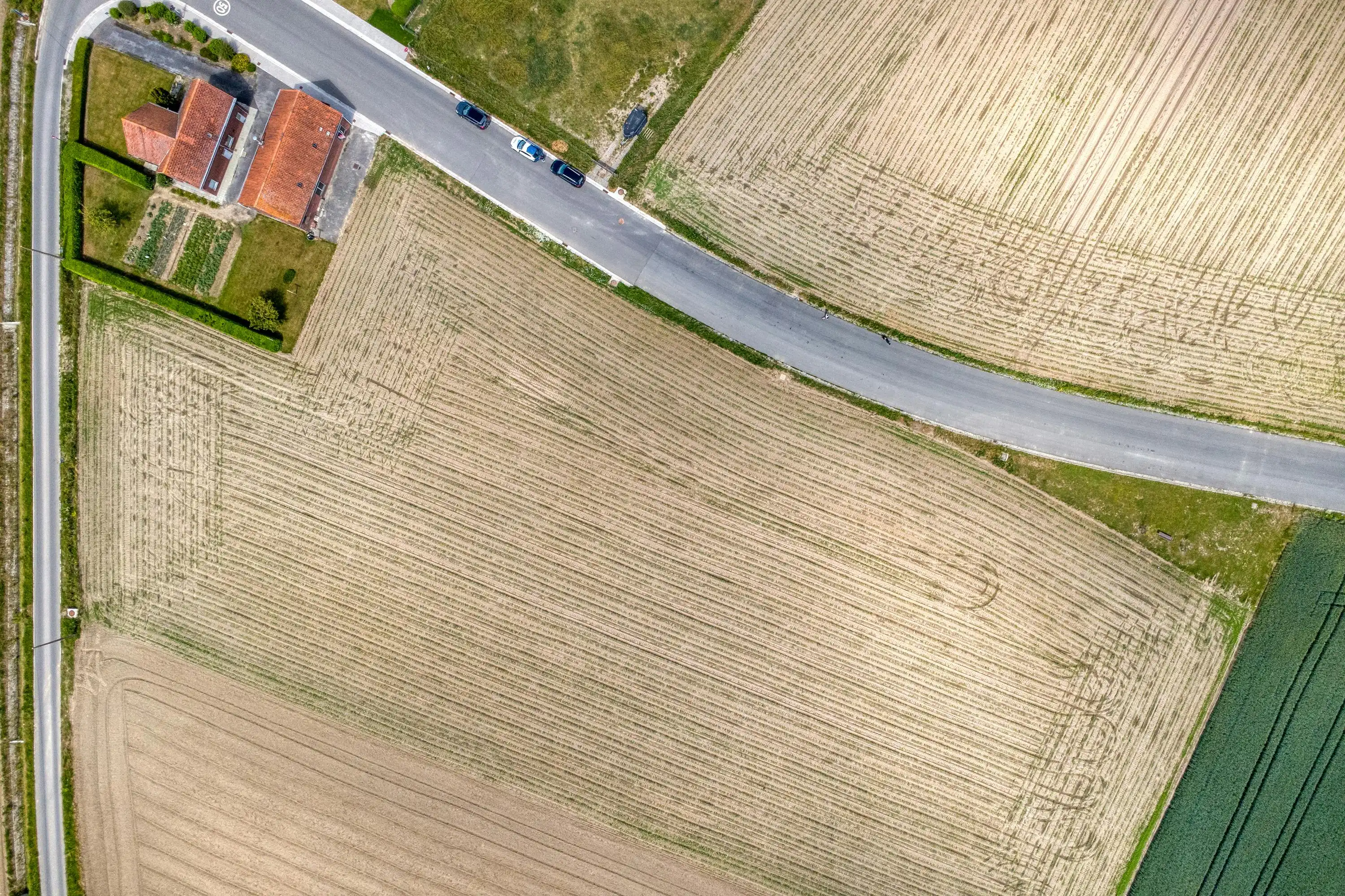 Te renoveren woning met opslag en landelijk zicht op 3635m² foto 33