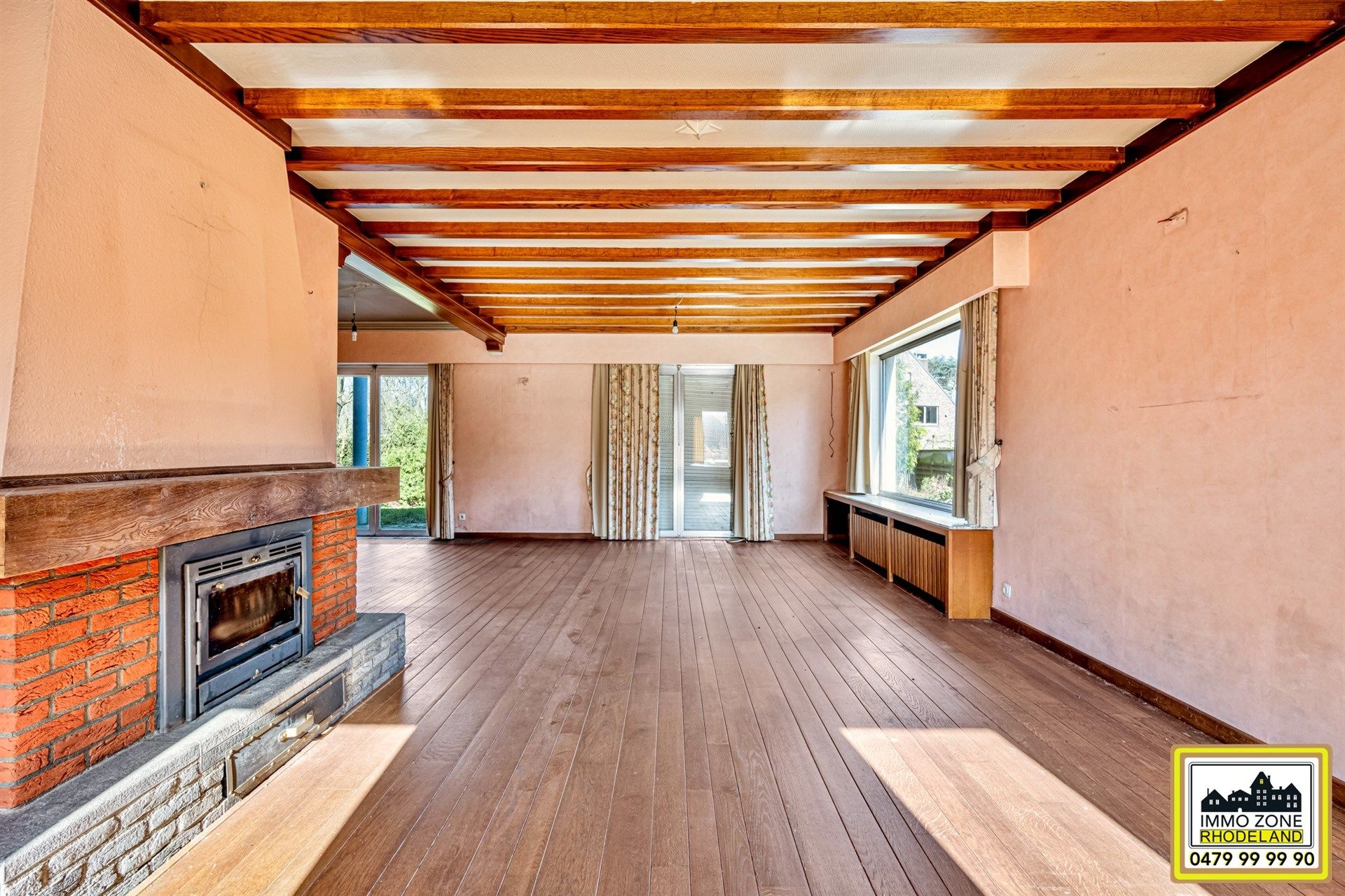 Statige te renoveren notaris woning op groot perceel foto 7