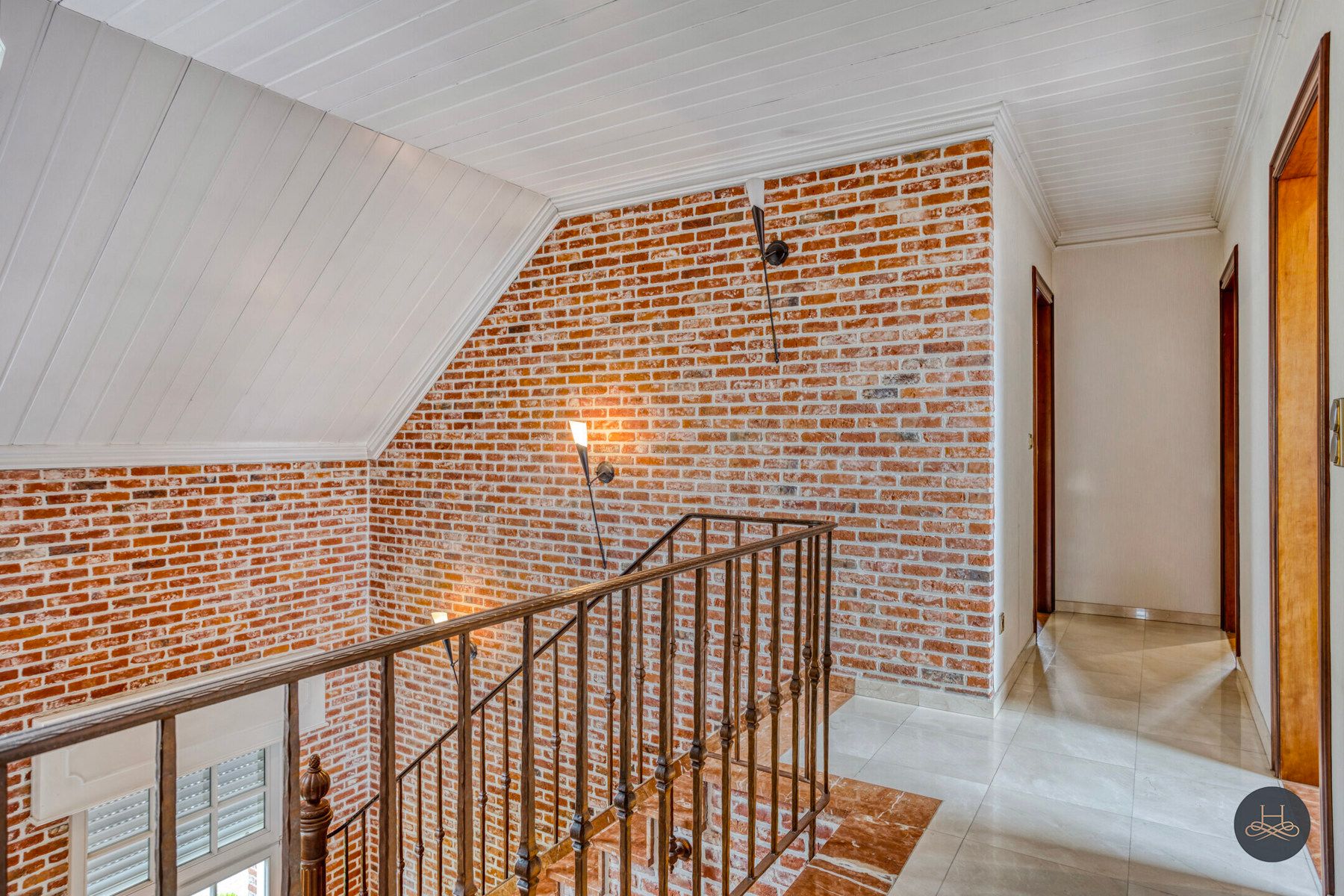 Stijlvolle woning met zorgvuldig aangelegde tuin foto 23
