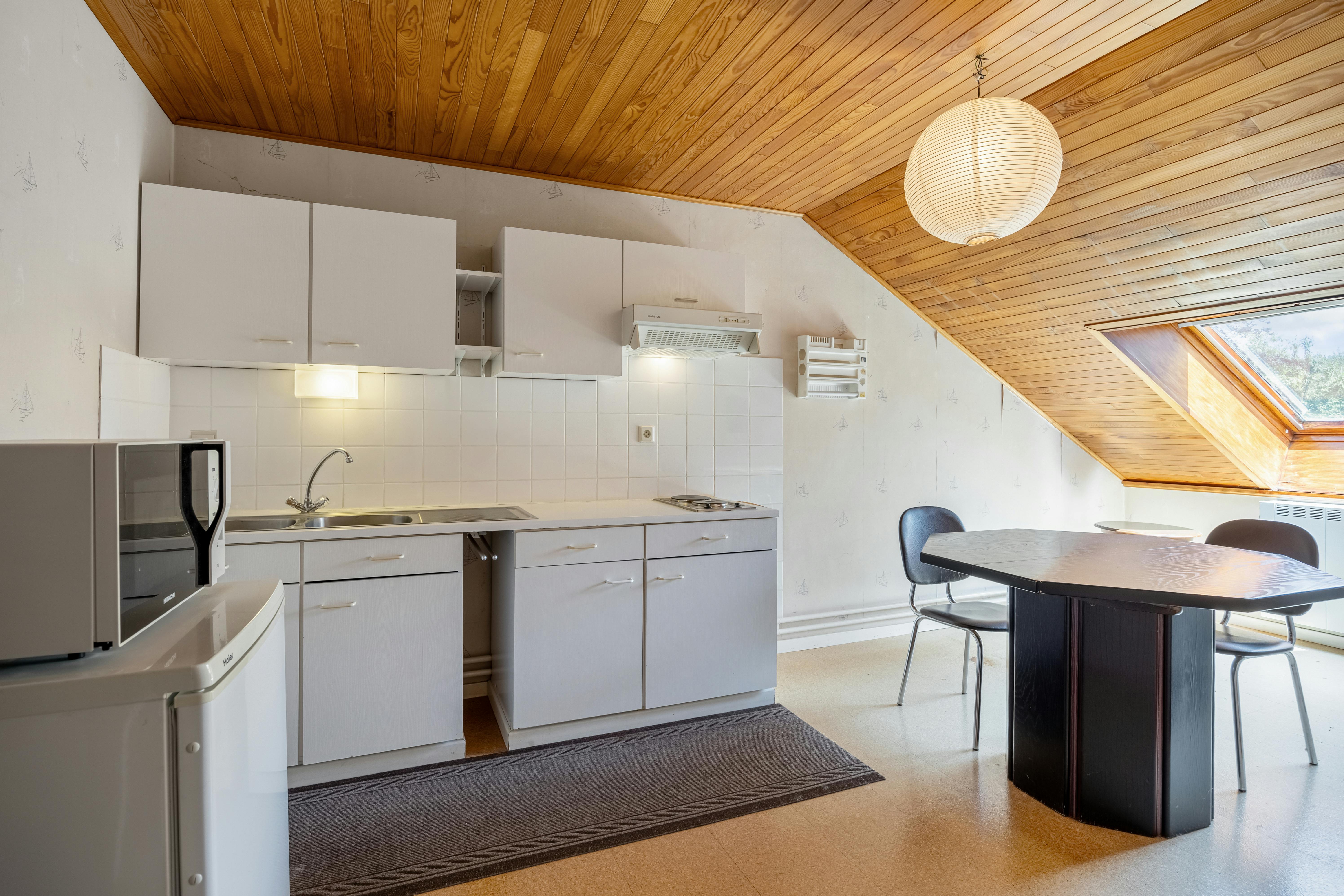 Te renoveren ruime gezinswoning met 5 slaapkamers te Hasselt foto 15