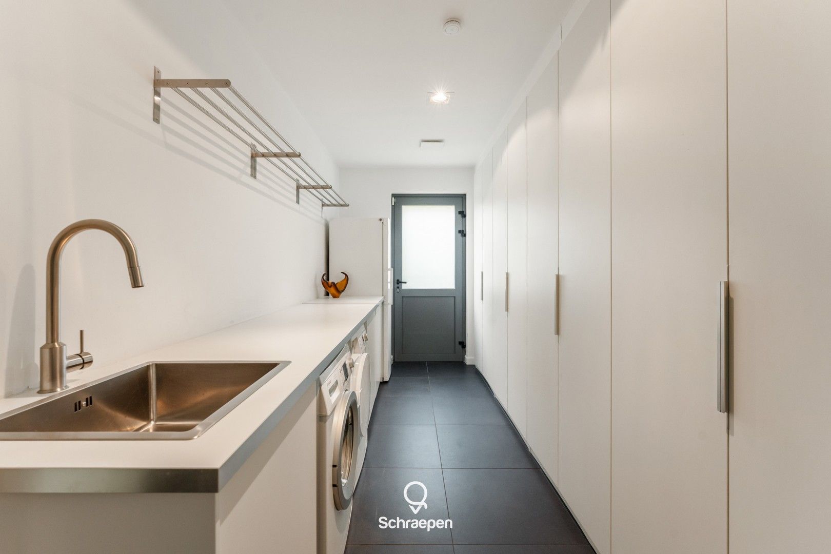 Hoogwaardig afgewerkte gezinswoning (232 m²) op zuidelijk georiënteerd perceel van circa 7 are! foto 15