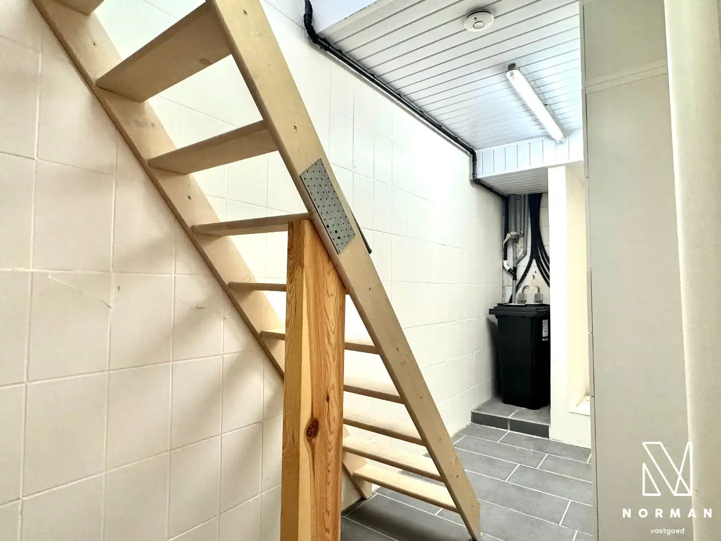 Woning met 2 slaapkamers en terras in Harelbeke te huur! foto 8