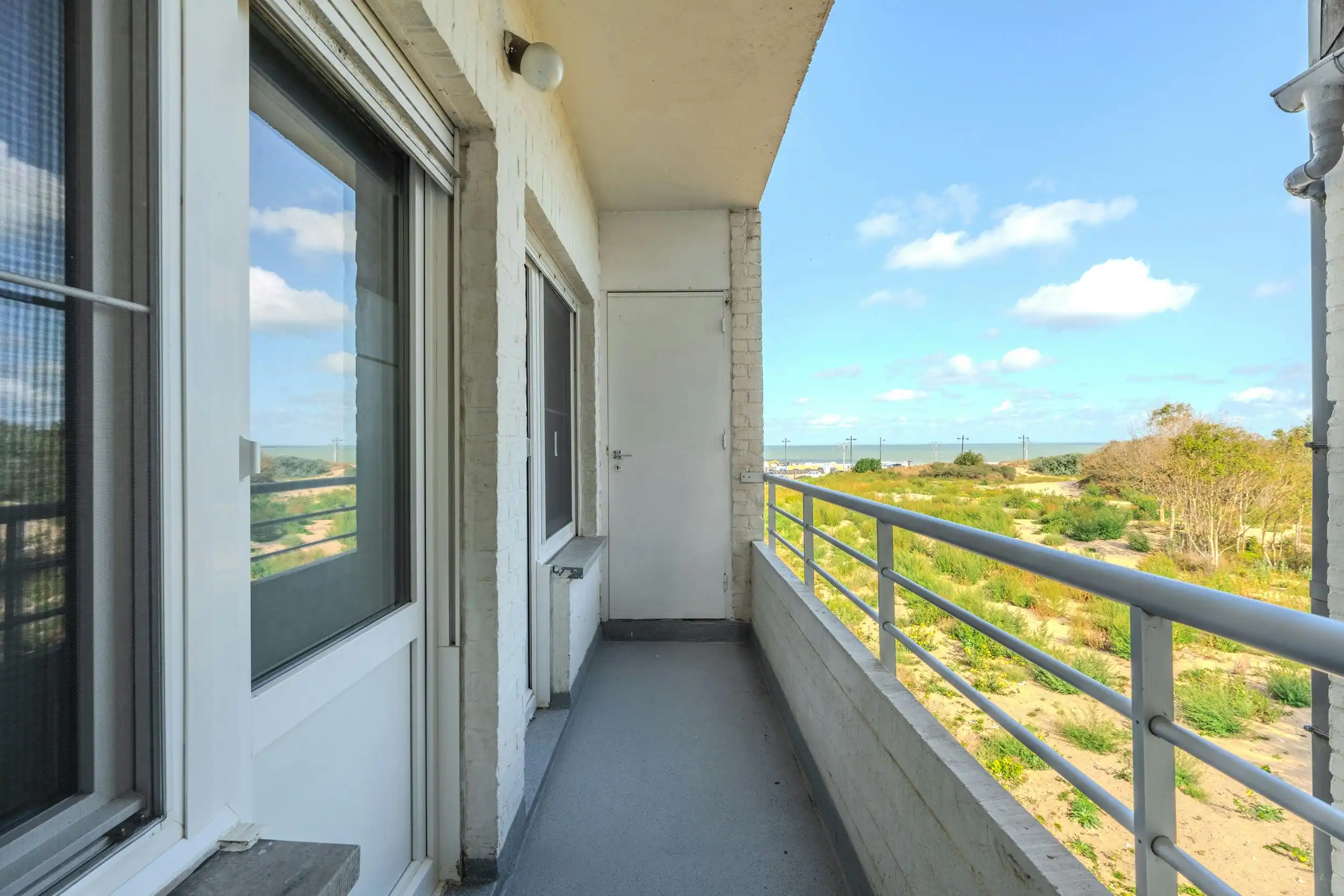 Gerenoveerd 2 slaapkamer appartement vlakbij de Zeedijk! foto 6