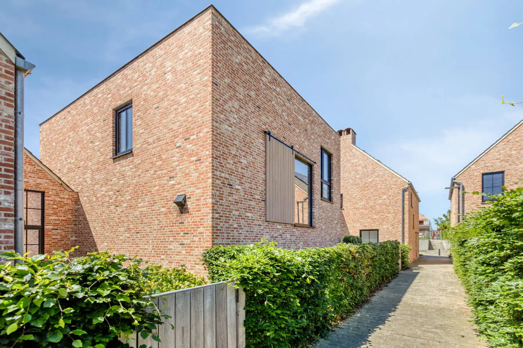 Moderne woning met 3 slaapkamers. foto 3