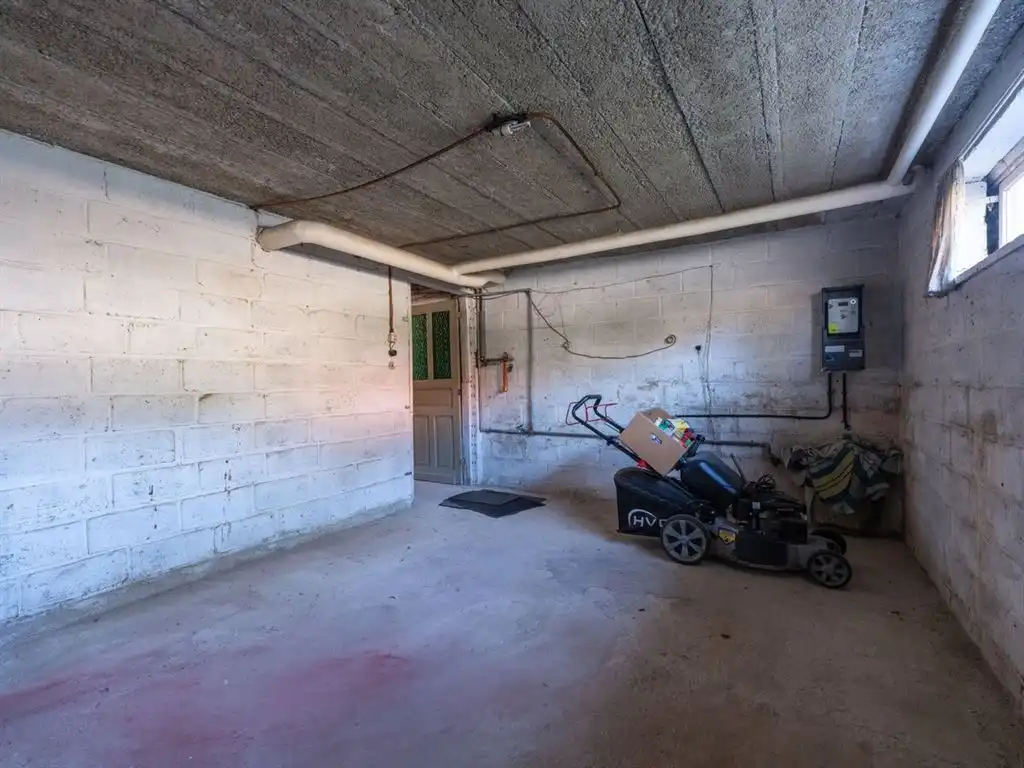 Te renoveren vrijstaande woning met 4 slaapkamers foto 37