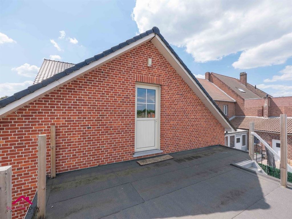 Gerenoveerde verrassend ruime vrijstaande woning foto 41