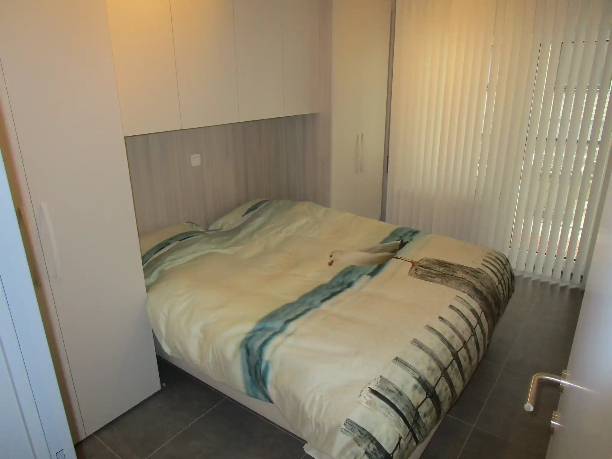 Recent totaal gerenoveerd lichtrijk appartement met zeezicht, 2 ruime slaapkamers en garage. foto 13