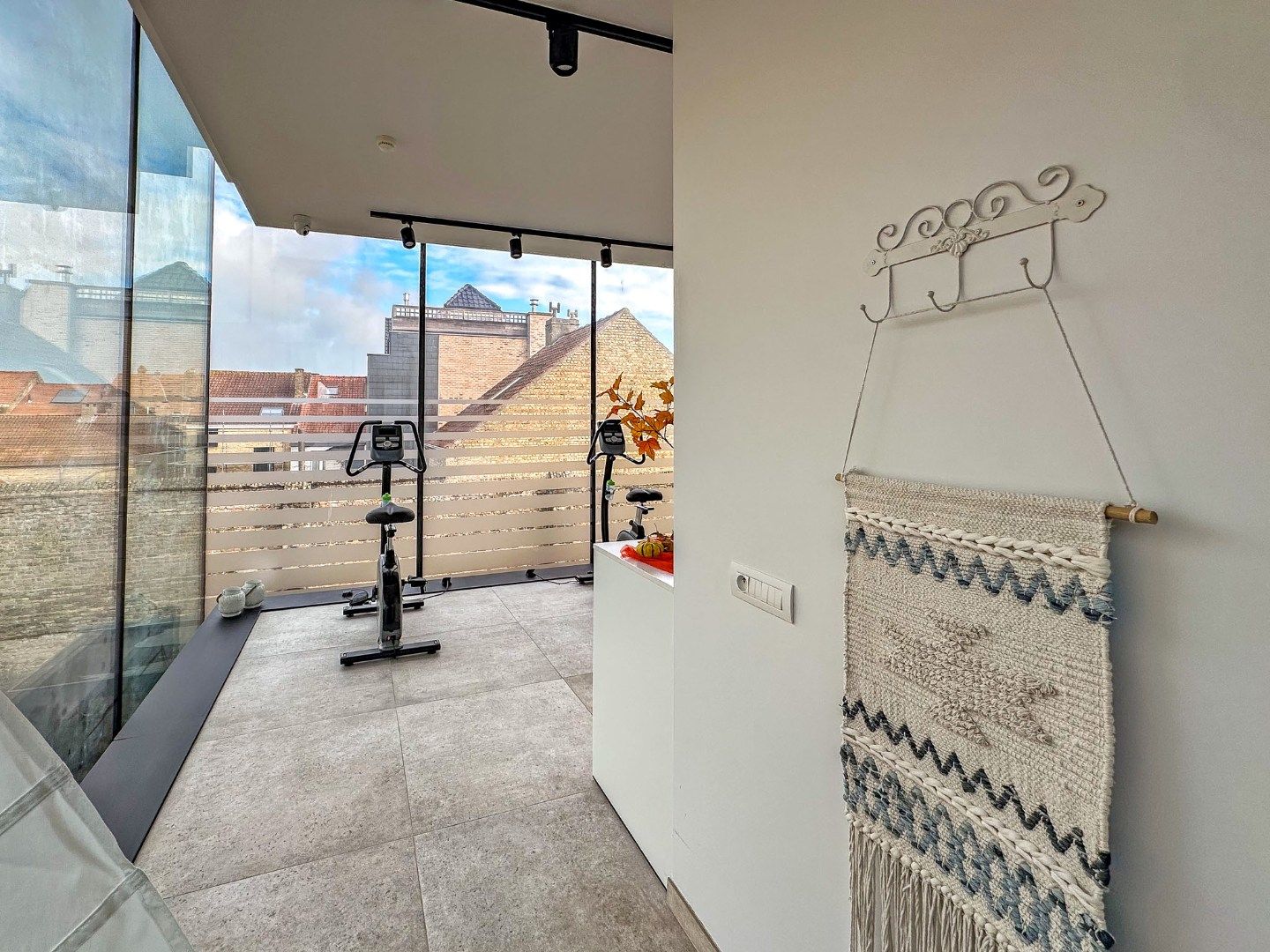 Uiterst goed onderhouden assistentieflat (55m² + 11m² terras) met 1 slaapkamer te Nieuwpoort.  foto 17