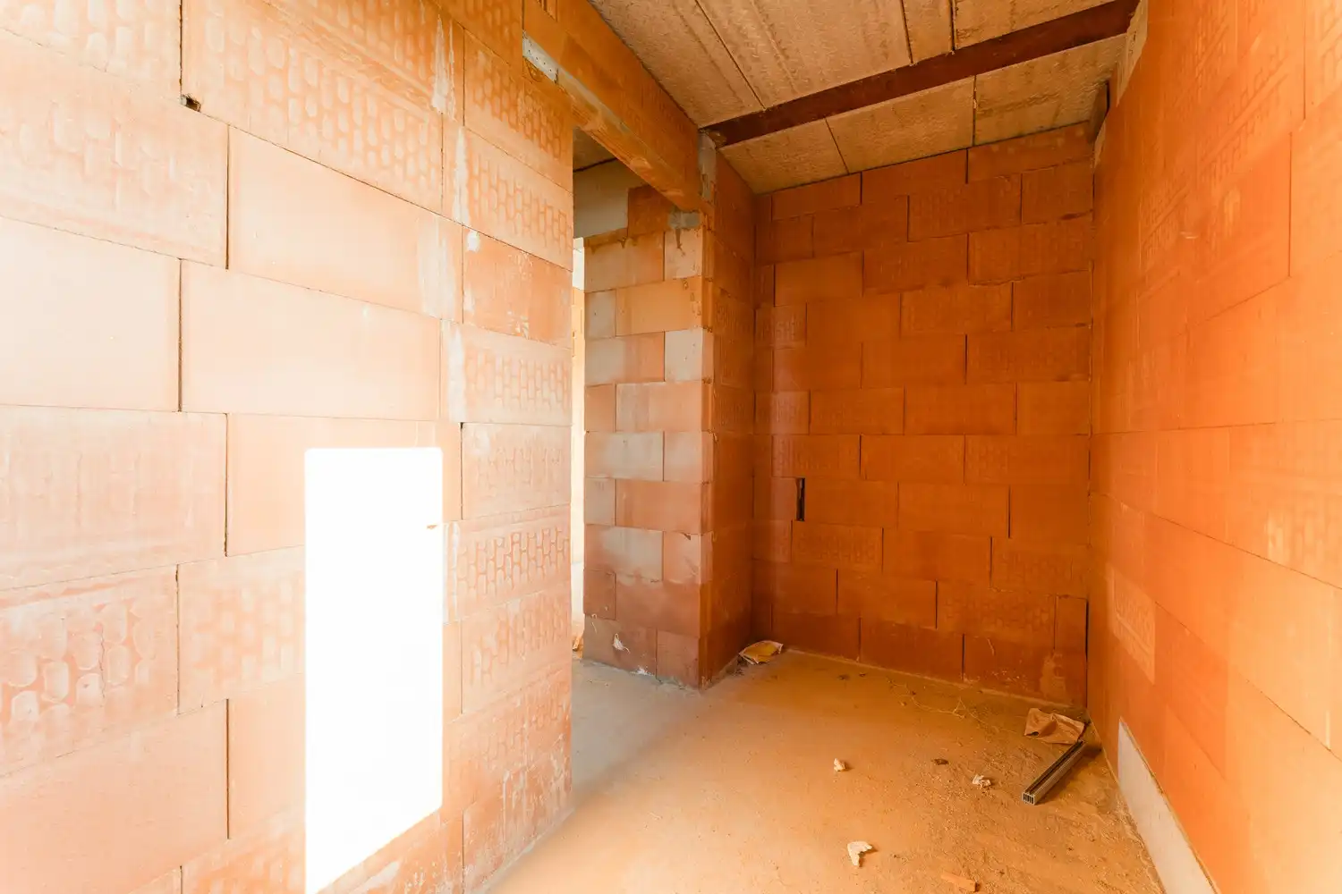 Ruime half open SEMI CASCO gezinswoning op een mooi perceel foto 17