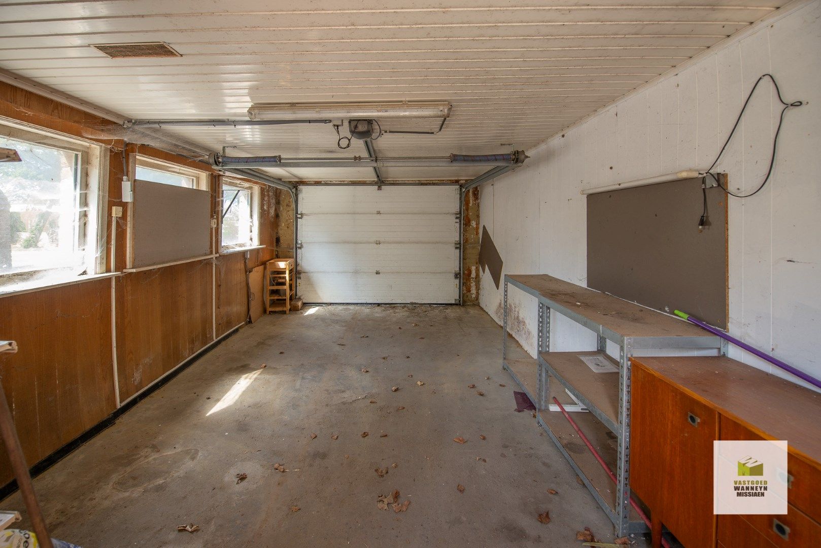 Hoeve met 2 varkensstallen en 1 hangar op 3.869 m2 foto 16