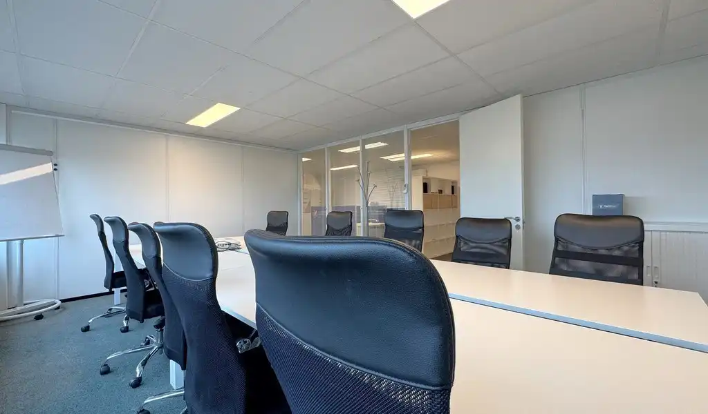 Instapklaar kantoor te huur nabij E313/E34 te Wommelgem foto 15