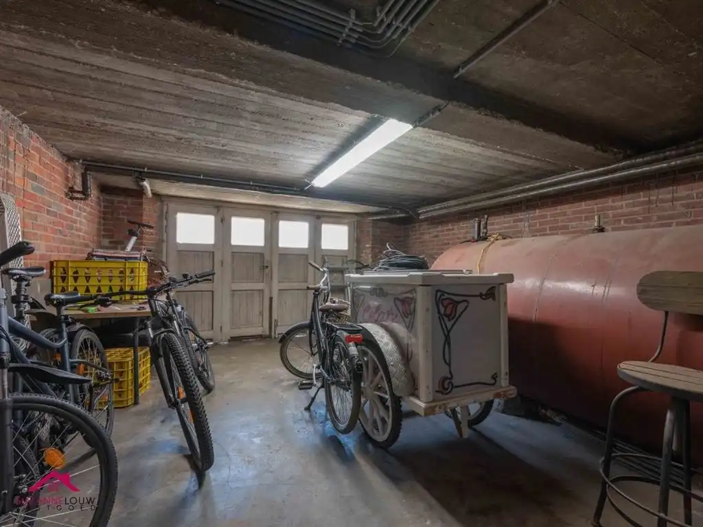 Op te frissen woning in gesloten bebouwing foto 28