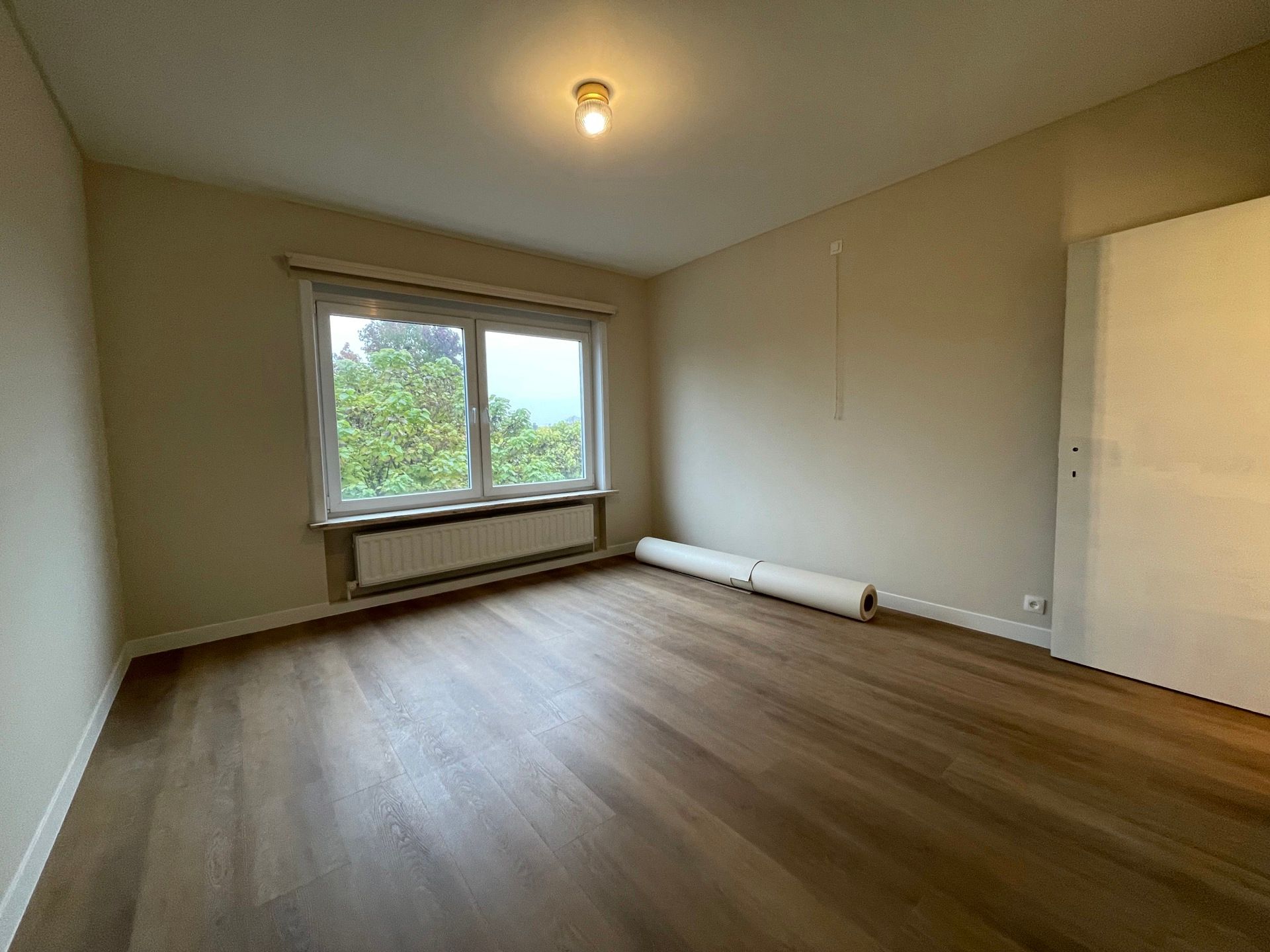 ZOTTEGEM - Gerenoveerd appartement vlakbij het station. foto 4