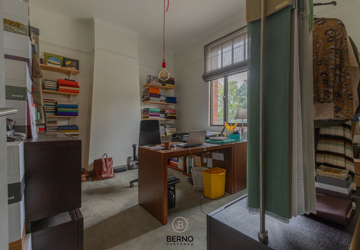 Karakterwoning aan de rand van Dendermonde centrum foto 14