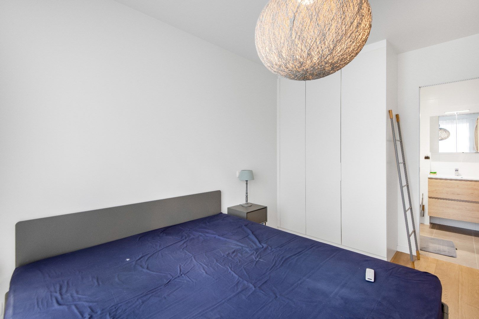 Luxueus afgewerkt nieuwbouwappartement vlakbij de Zeedijk en het Rubensplein. foto 10