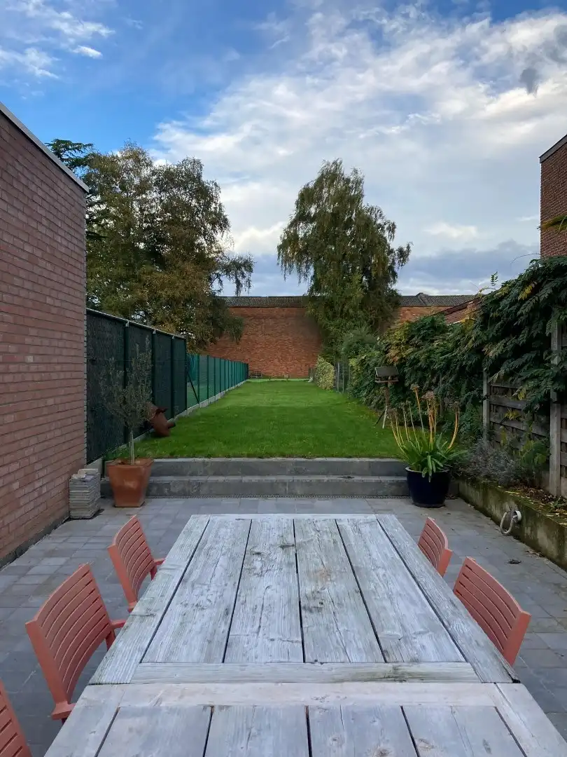 Hedendaagse woning met tuin en 3 slaapkamers op centrum-ligging. foto 4