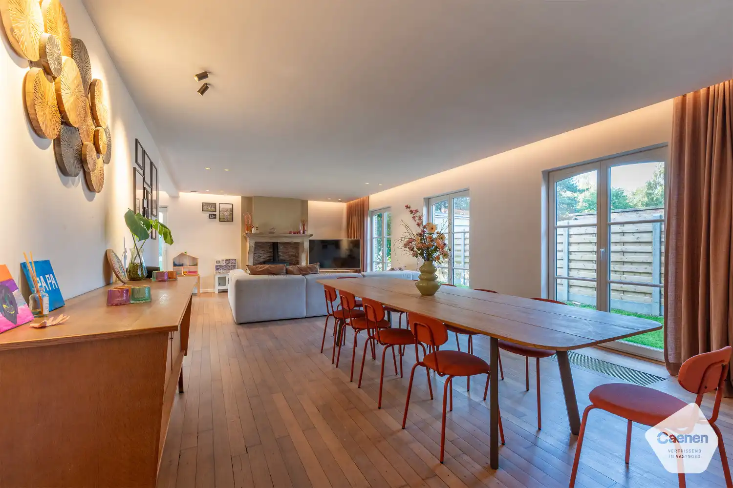 Prachtige smaakvolle gerenoveerde villa met uniek bijgebouw op een perceel van 2021m²  en 5 slaapkamers. foto 7