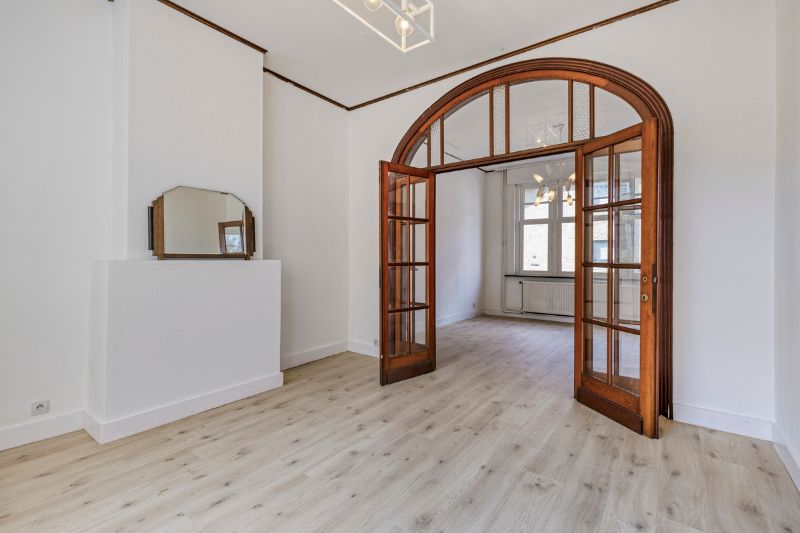 Charmante woning met opvallende gevel ligt op je te wachten. foto 3