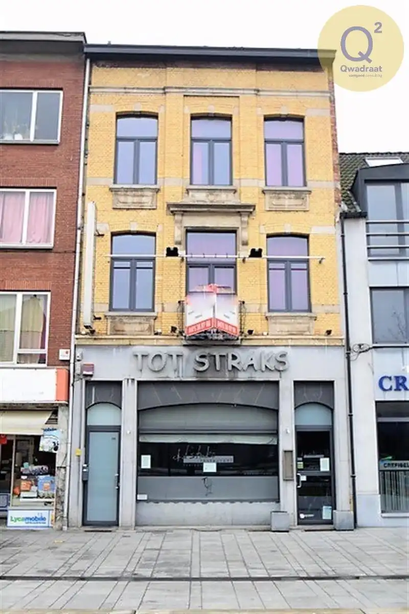 Riant opbrengsteigendom op de Bredabaan te Merksem foto 14