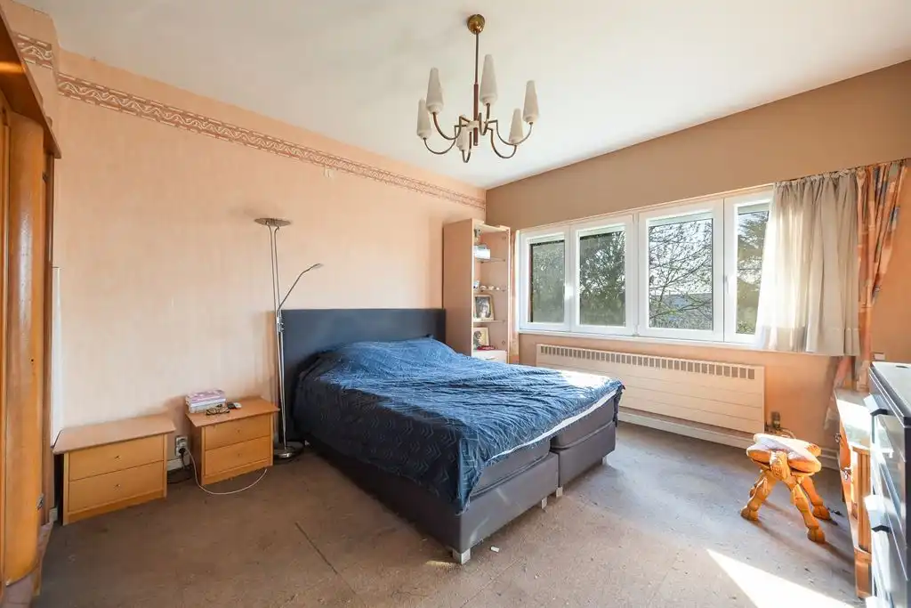 Bel-étage woning met oprit en  ruime tuin foto 10