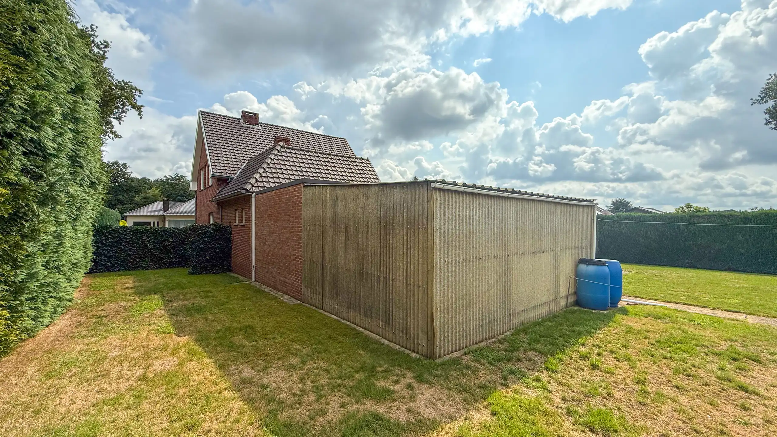 Rustig gelegen woning met dubbele garage, kelder en privacy! foto 35