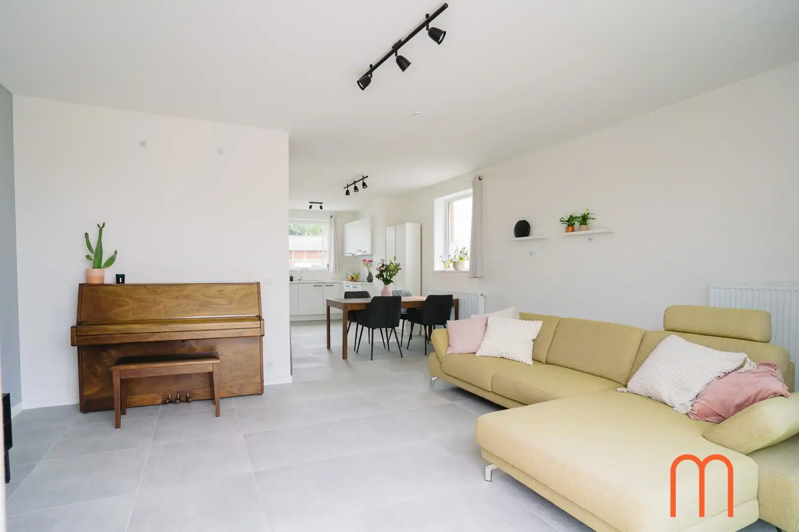 Nieuwbouwwoning te koop in Oostende – Instapklare halfopen bebouwing met 3 slaapkamers en uitbreidbare zolder foto 2