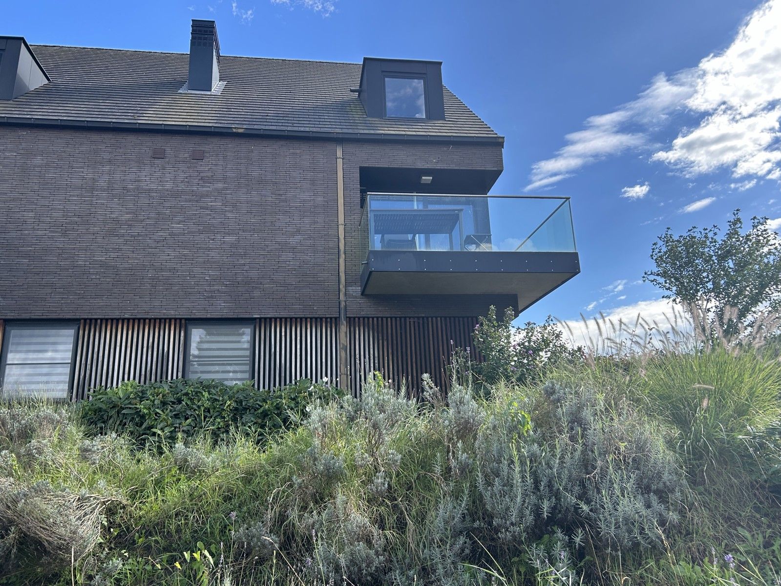 Knap appartement met terras + staanplaats in hartje Holsbeek foto 3