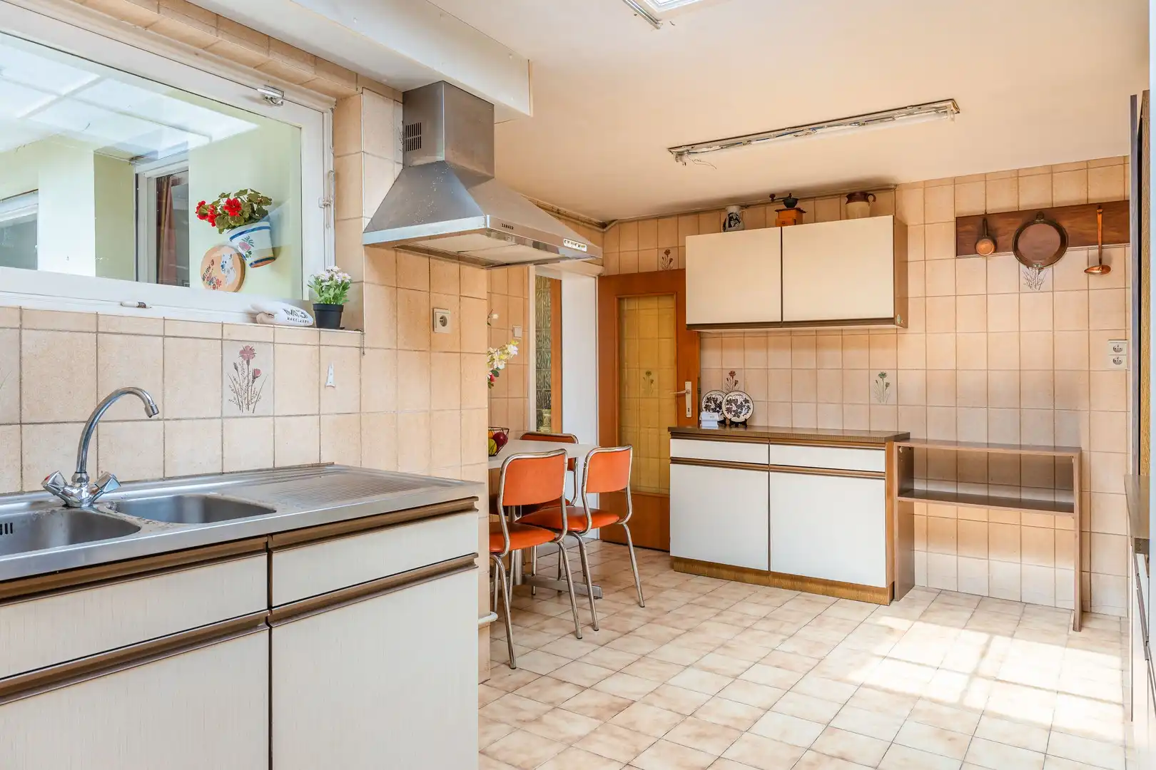 Charmant halfopen huis met 3 slaapkamers, garage en ruime zolder in Brasschaat - perfect voor jouw gezin! foto 11
