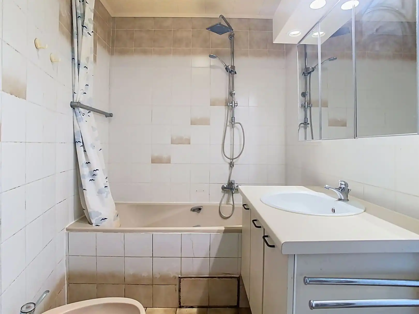 karaktervolle woning met 4 slaapkamers, grote garage en tuin! foto 9
