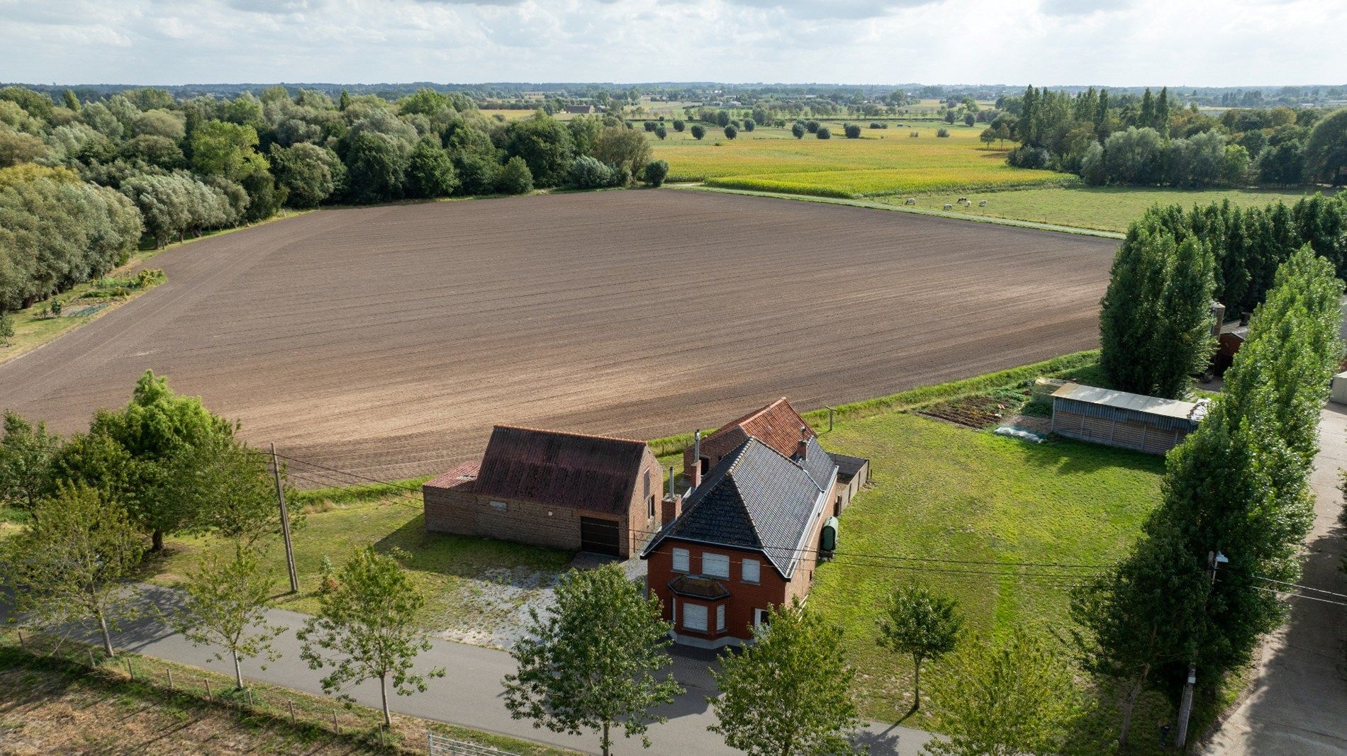 Bouwgrond van 1035 m² met landelijke ligging  foto 24