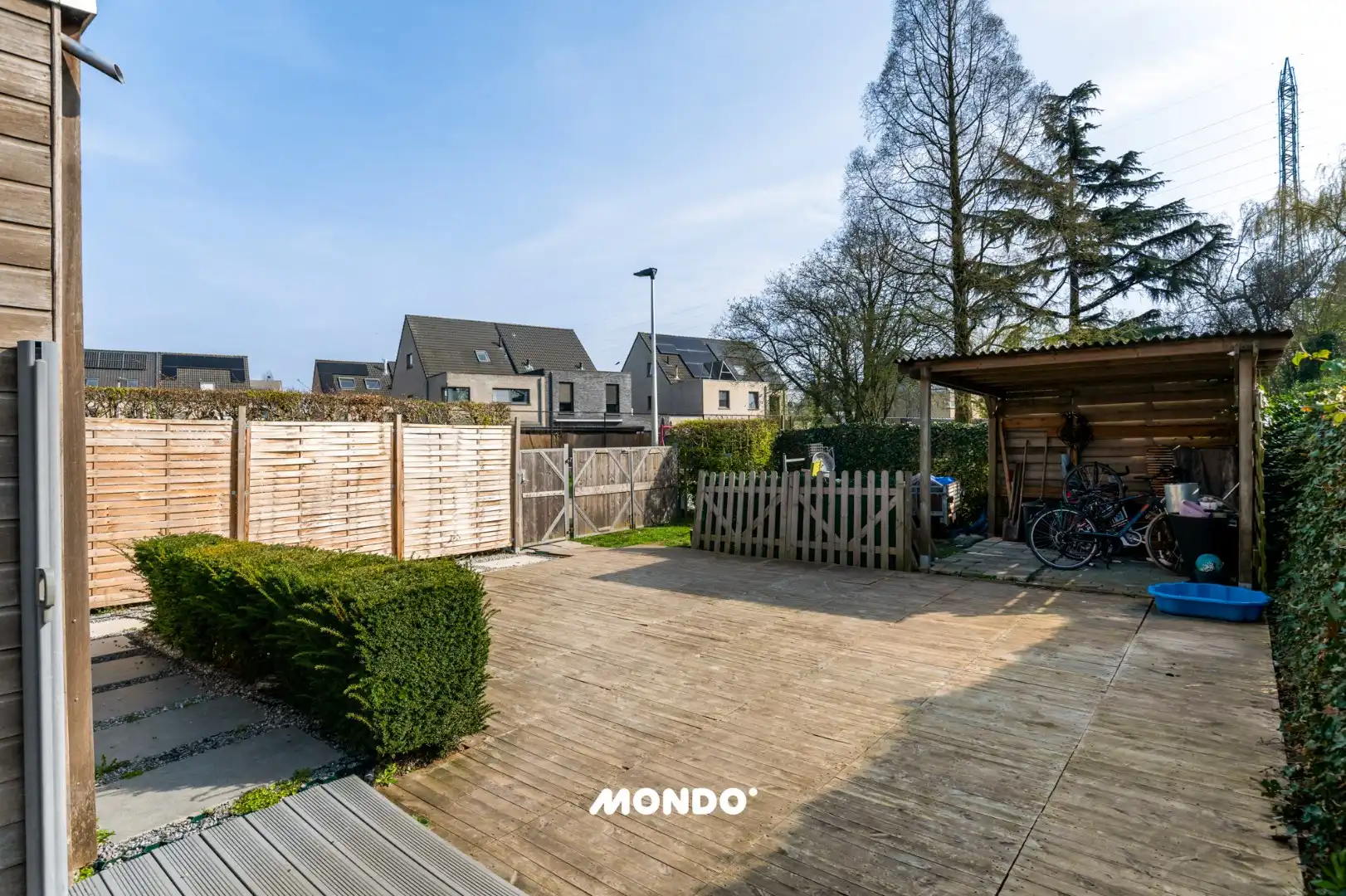 Ruime gezinswoning met 6 slaapkamers, zonnepanelen en zuidgerichte tuin foto 8
