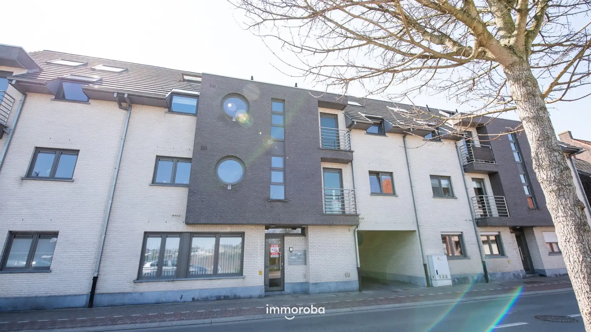 Centraal gelegen appartement met garage foto {{pictureIndex}}