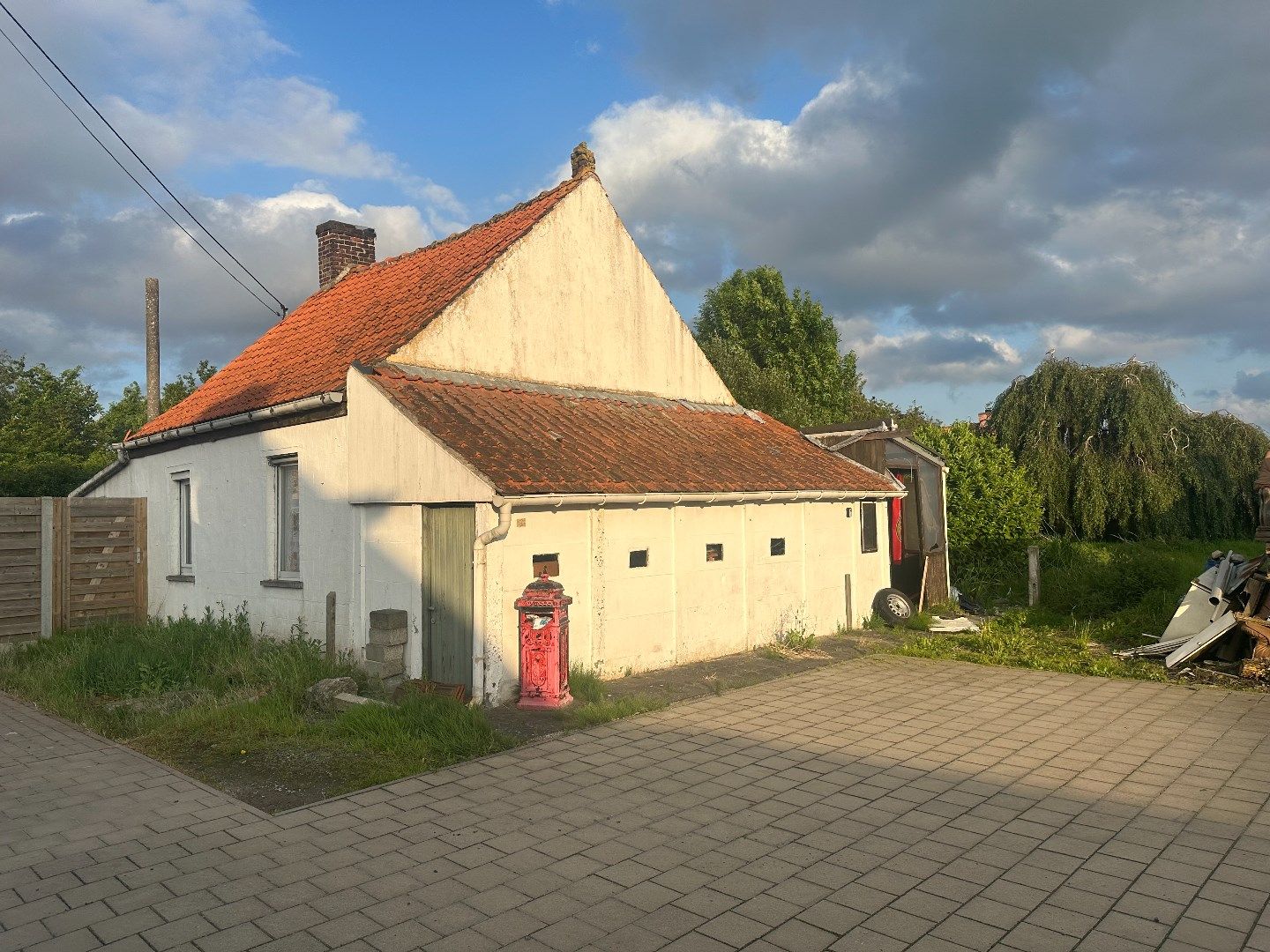 Rustig gelegen afbraakwoning op perceel van 626 m² foto 1