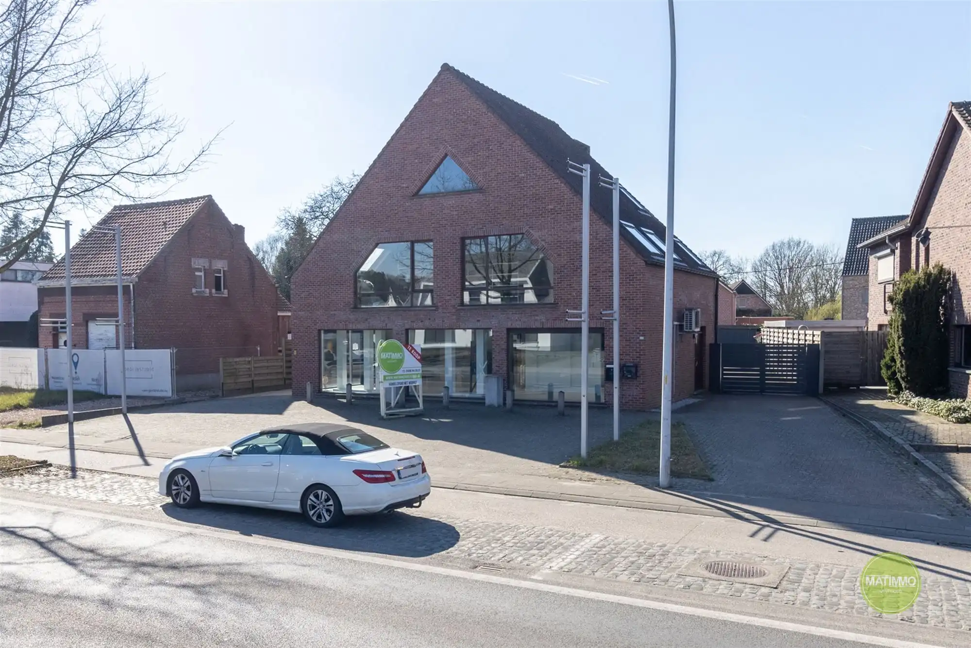 Uniek handelshuis met ruime woonst op toplocatie in Mol  foto 37