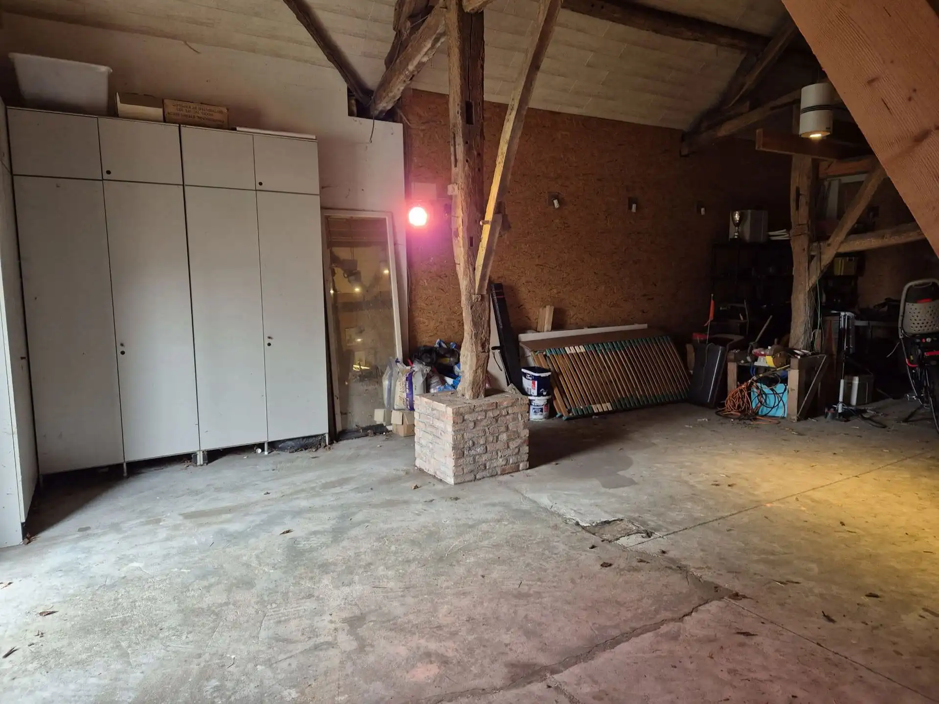 Langgevelhoeve met grote schuur, bakhuis en verwarmd zwembad foto 44