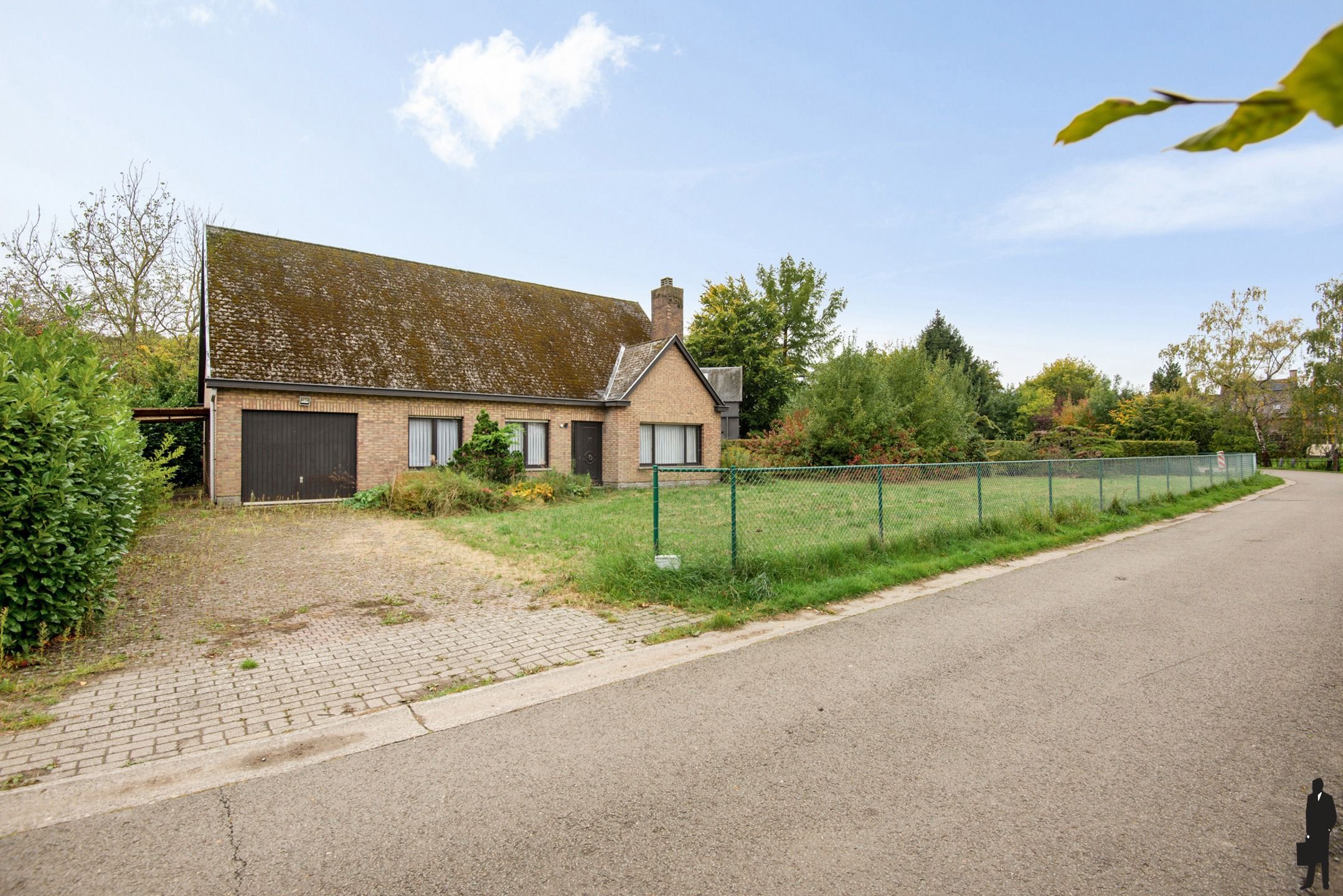 Rustig gelegen laagbouwwoning met 2 slpks & bureau op 1515m² foto 3