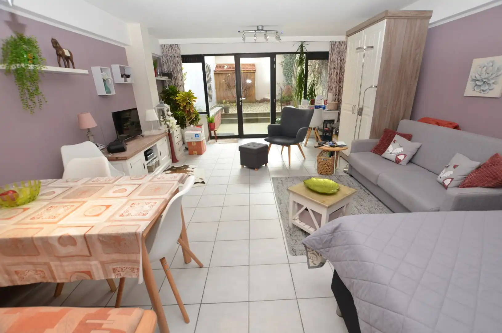 Mooie gelijkvloerse studio met tuin/terras foto 3