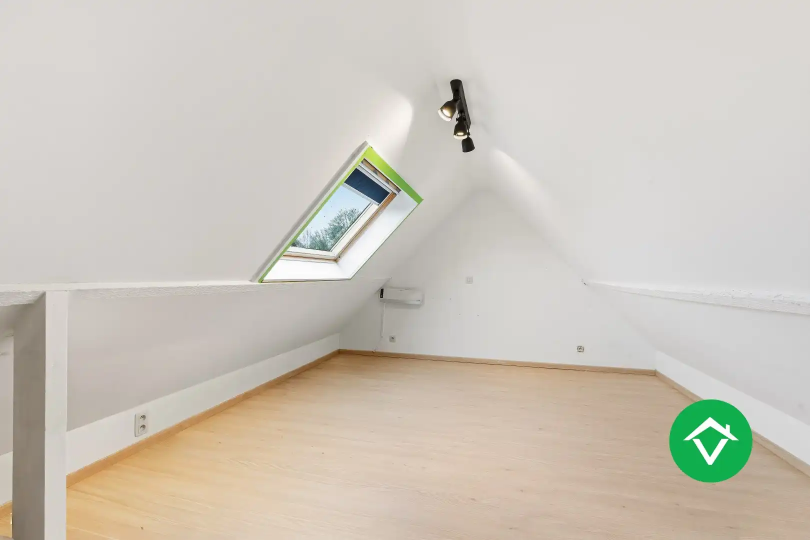 Instapklare gezinswoning met 3 slaapkamers en open veldzicht in Koekelare foto 21