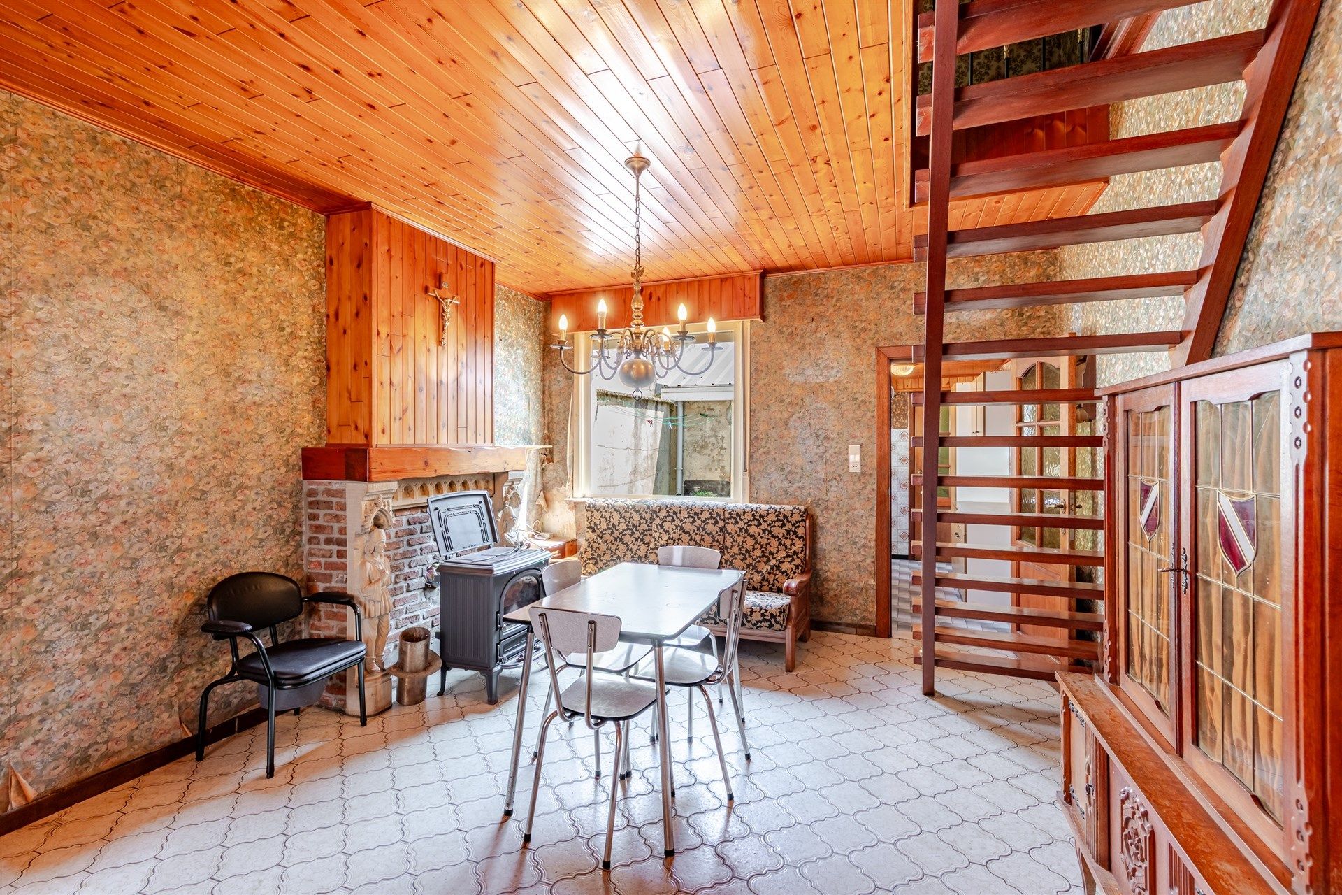 Te renoveren woning met potentieel foto 4