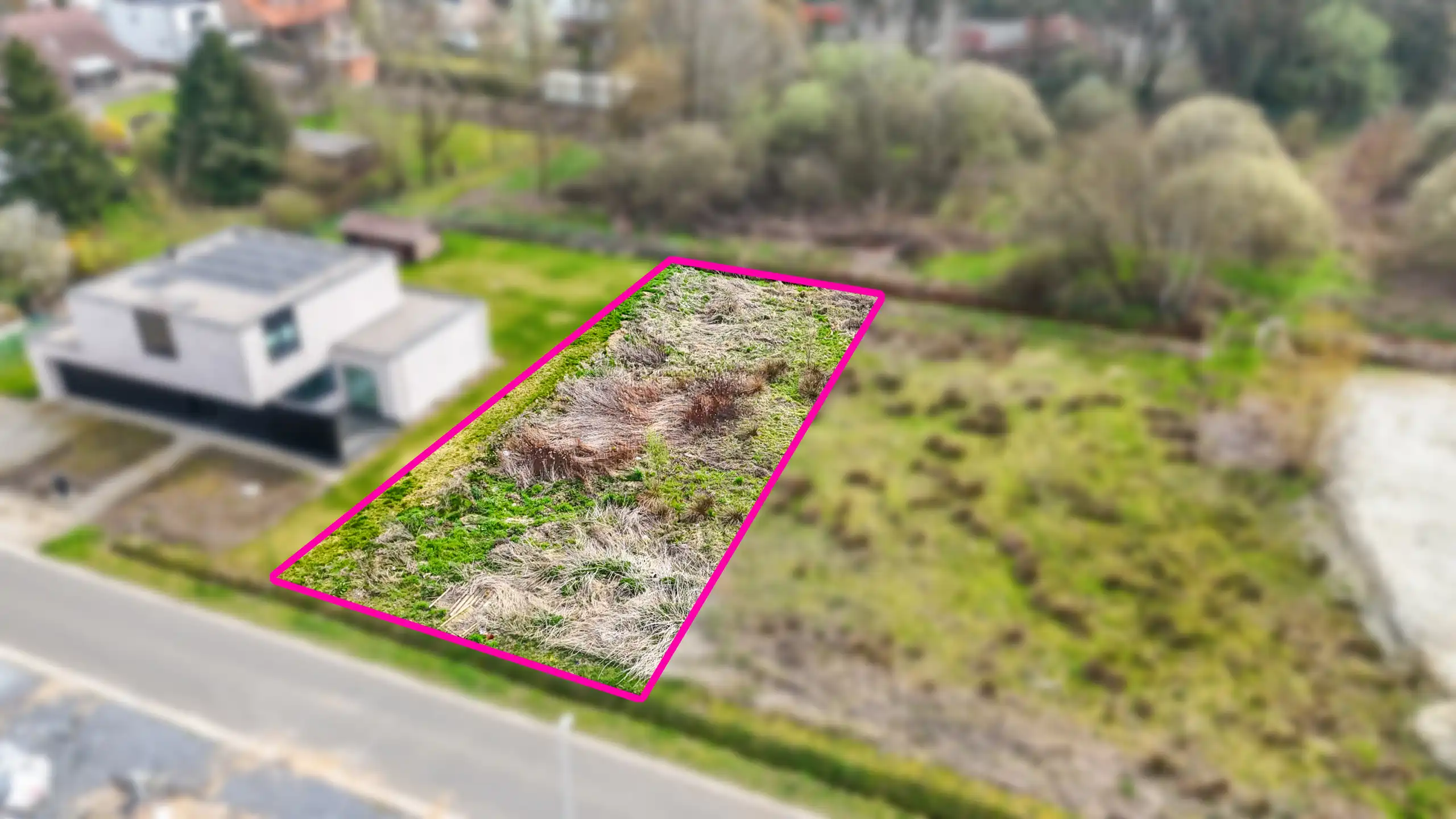 Open bouwgrond op rustige locatie nabij Heusden van 648m²! foto {{pictureIndex}}