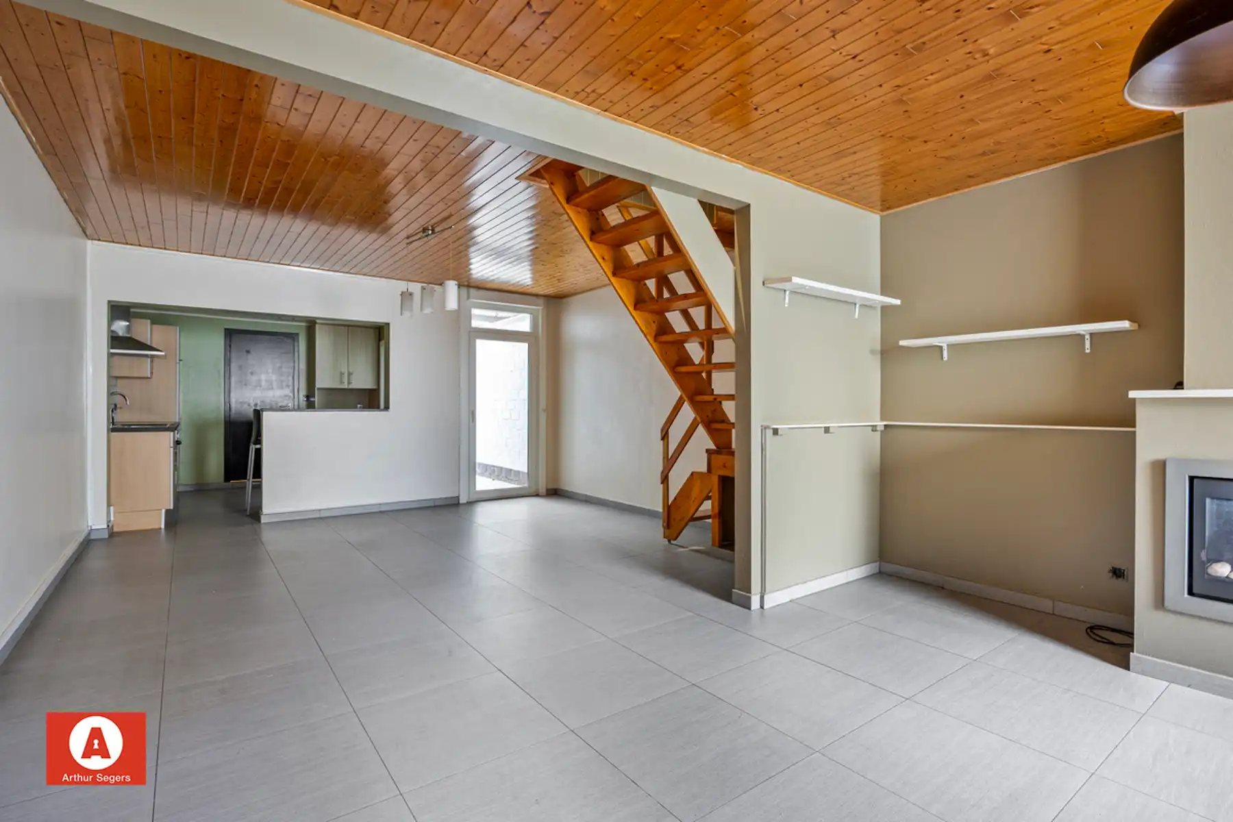 Instapklare gezinswoning pal bij centrum Buggenhout. foto 9