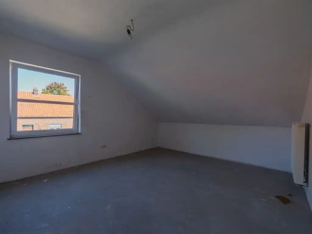 Verrassend ruime vrijstaande woning met inpandige garage foto 34